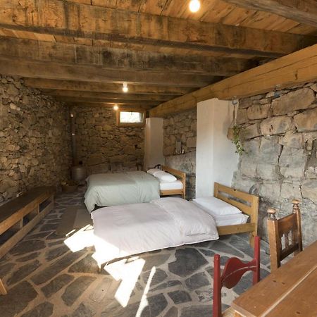 Hostel Mas Rural El Negre Ogassa Zewnętrze zdjęcie